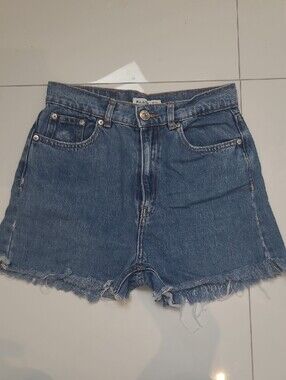 Pull & Bear High Waisted Distressed Denim Shorts Light Wash - Size 4